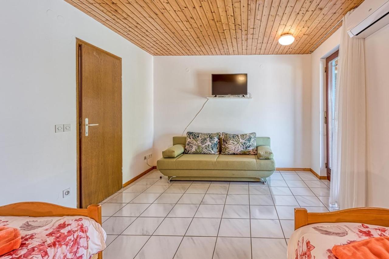 Apartments Kiki Spada Poreč Eksteriør bilde